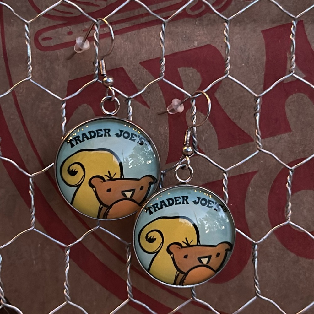 Trader Joe’s earrings 25mm squirrel with acorn